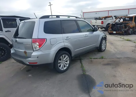 2013 Subaru Forester 2.5X Premium из США, поврежденный, VIN JF2SHADC4DH444650